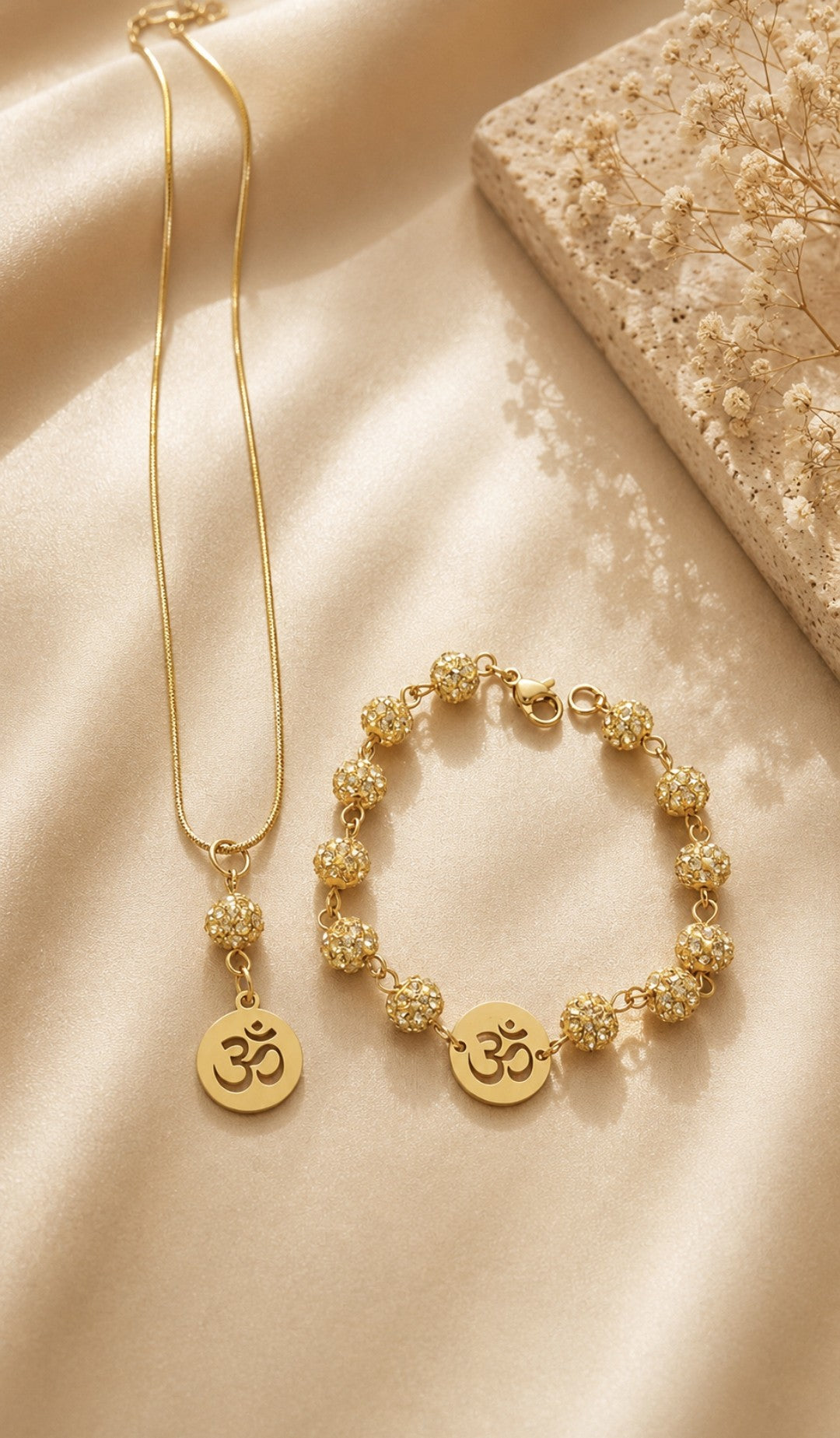 SuRosha Golden Om Prestige Set – Ketting & Armband met Gouden Shamballa Kralen