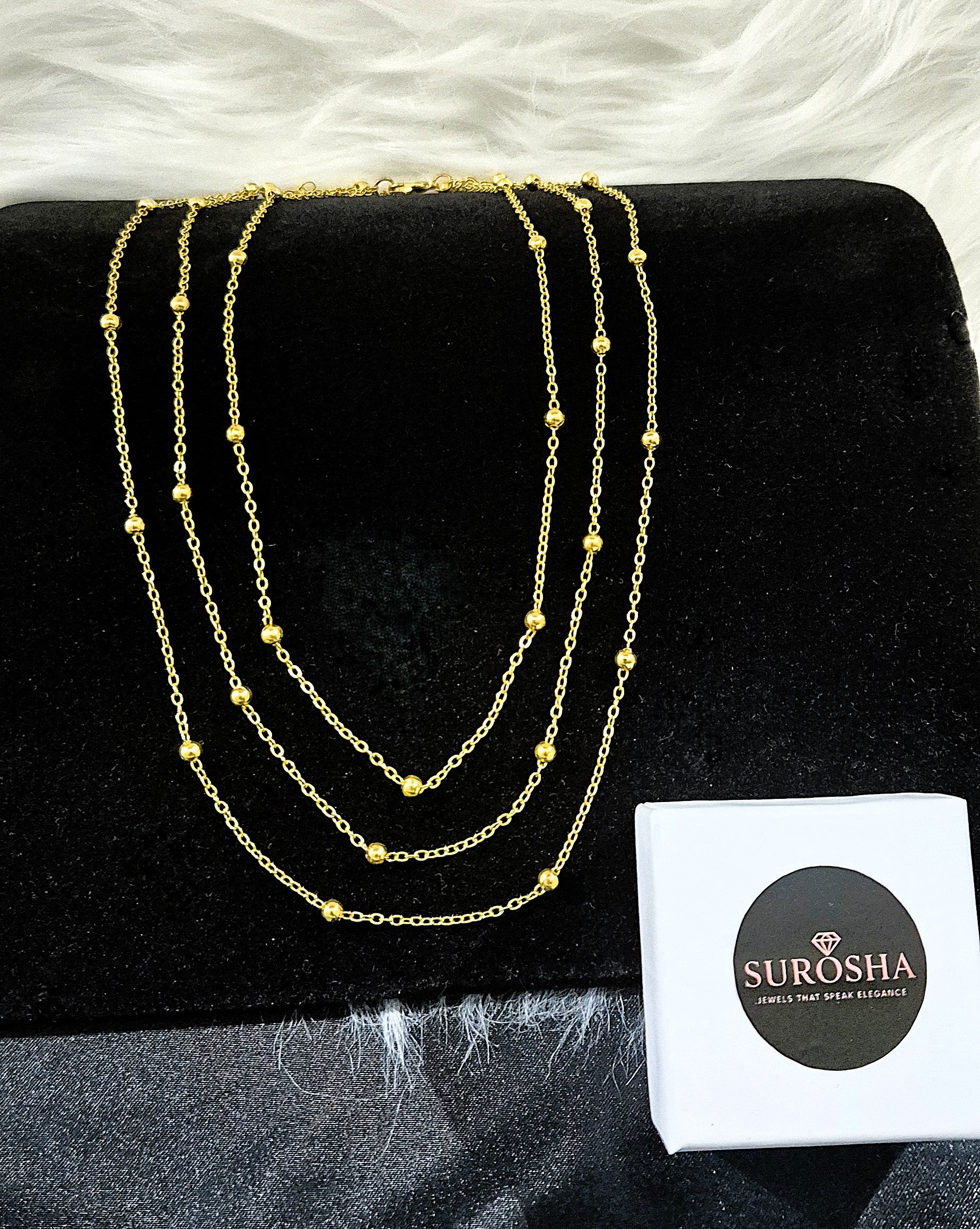 SuRosha Goudkleurige Layered Necklace met Subtiele Accenten