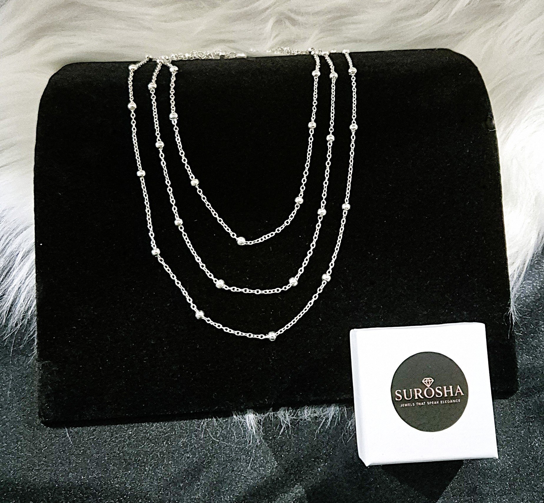 SuRosha Zilverkleurige Layered Necklace met Subtiele Accenten