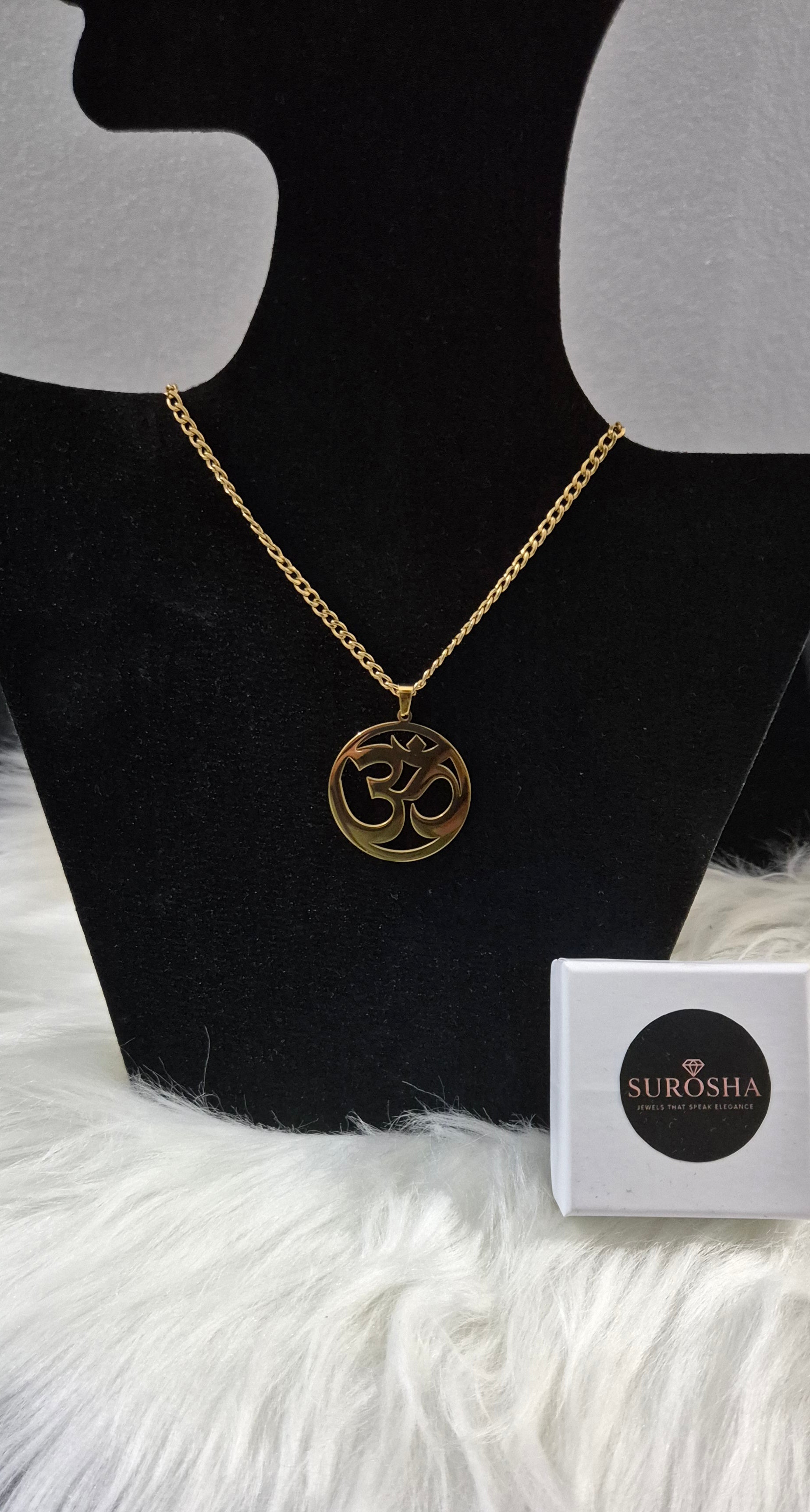 SuRosha OHM Ketting – Symbool van Kracht & Innerlijke Rust