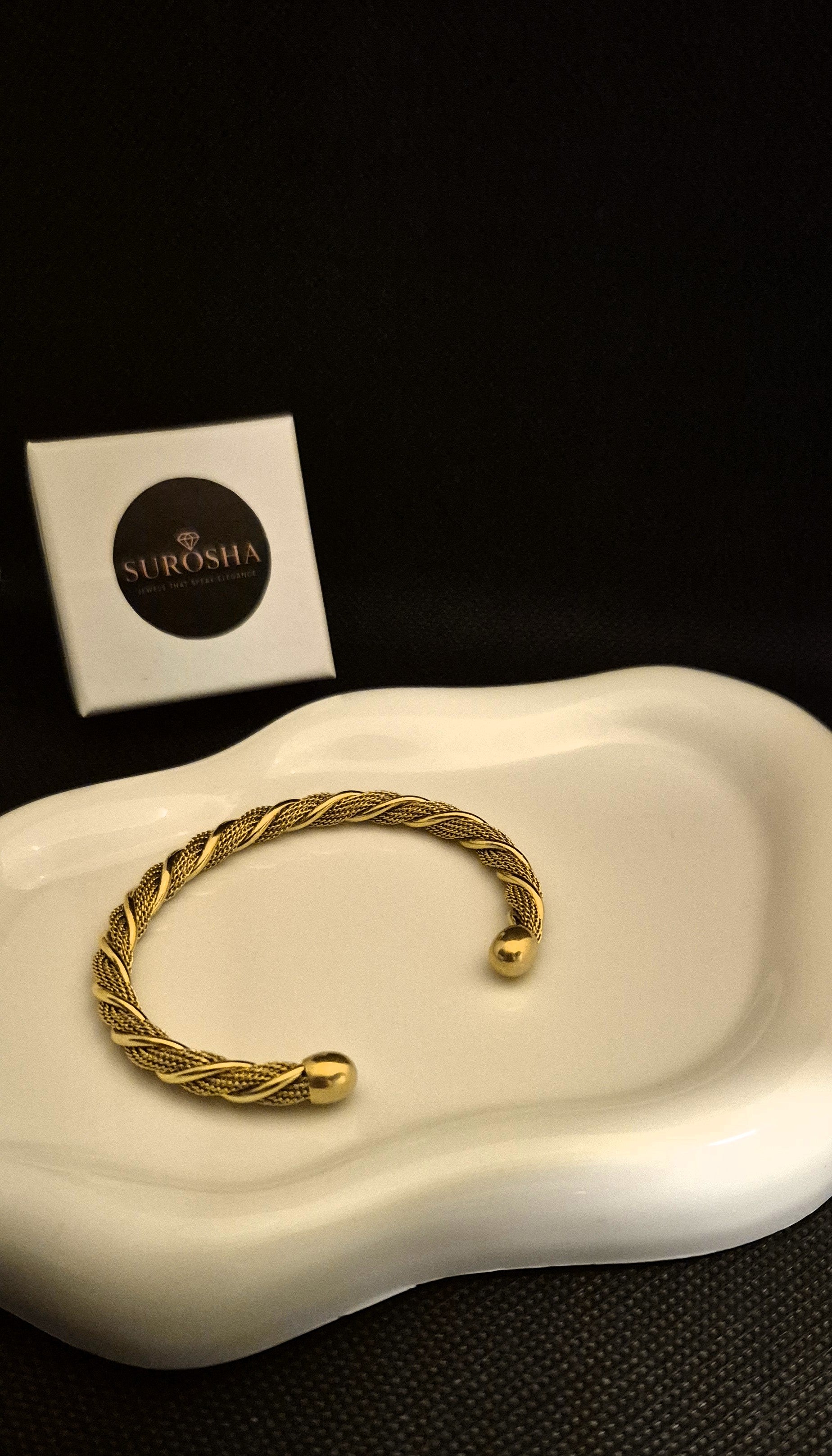 SuRosha Gevlochten Golden Cable Armband – Innerlijke Kracht & Spirit