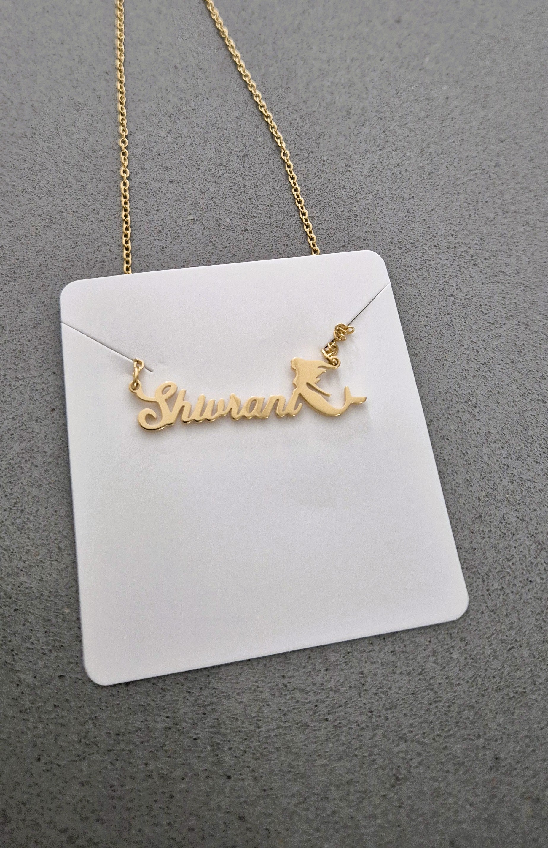 SuRosha Gepersonaliseerde Ketting – Naamketting met Zeemeermin (Goud of Zilver)