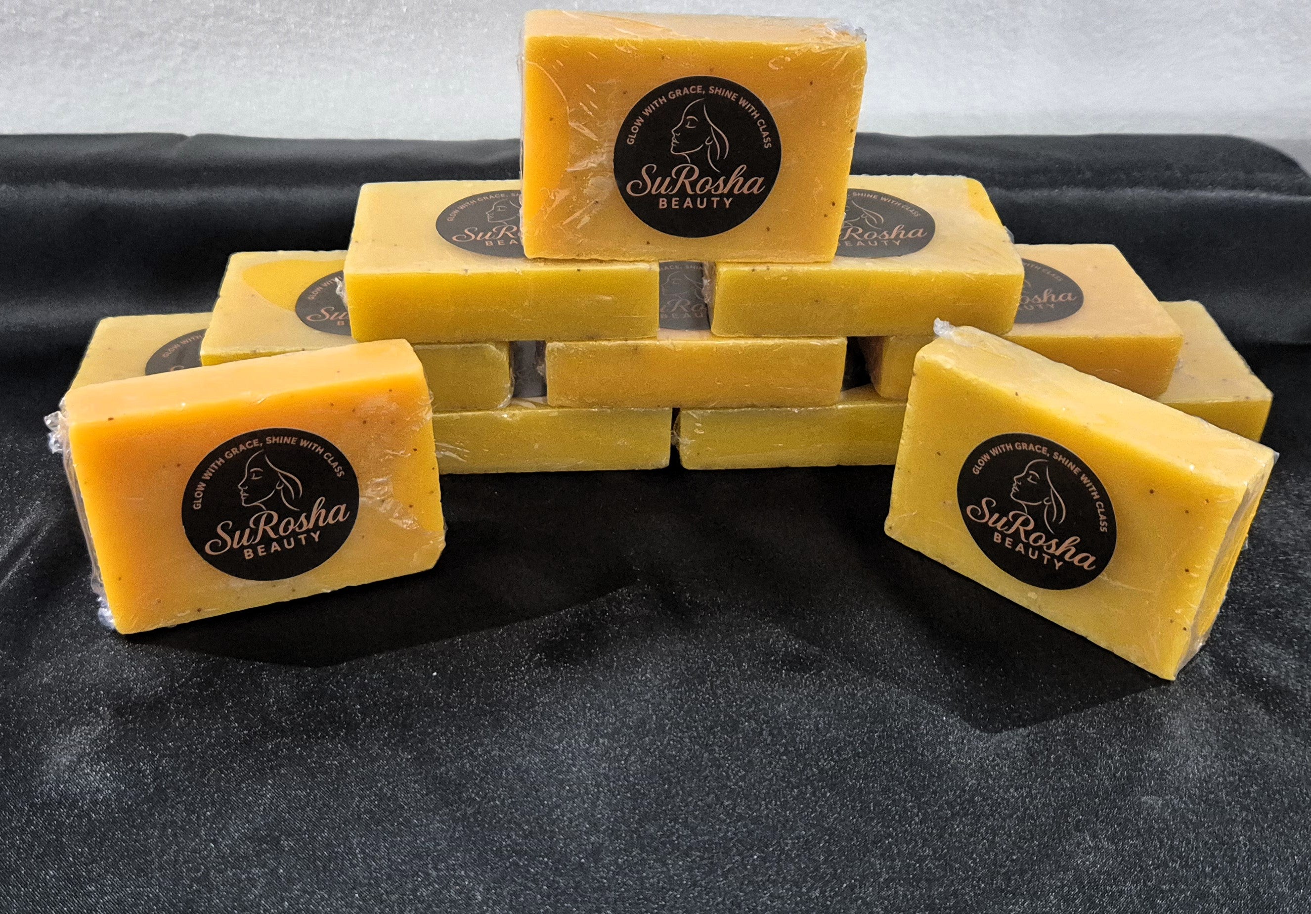 SuRosha Turmeric Scrubzeep – Tegen Donkere Vlekken, Acne & Eczeem | Verhelderend & Verzachtend (100 g)