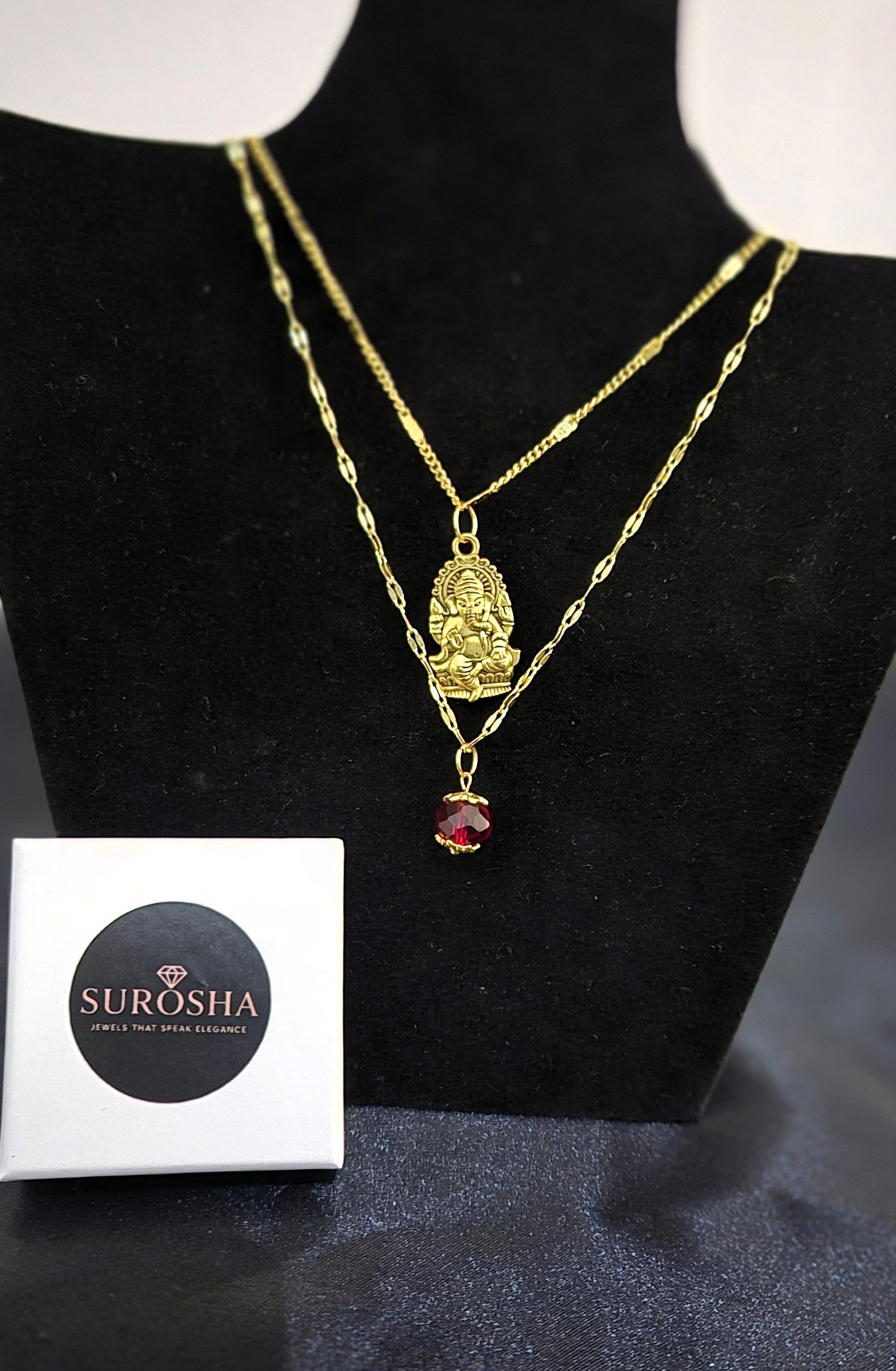 Dubbele ketting met Ganesha hanger en Ogri ai hanger (verkrijgbaar in meerdere kleuren)