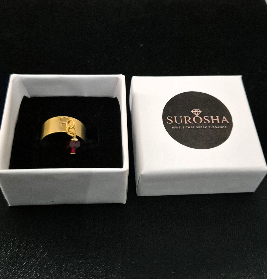 SuRosha handgemaakte RVS ring met rode Ogri Ai kraal