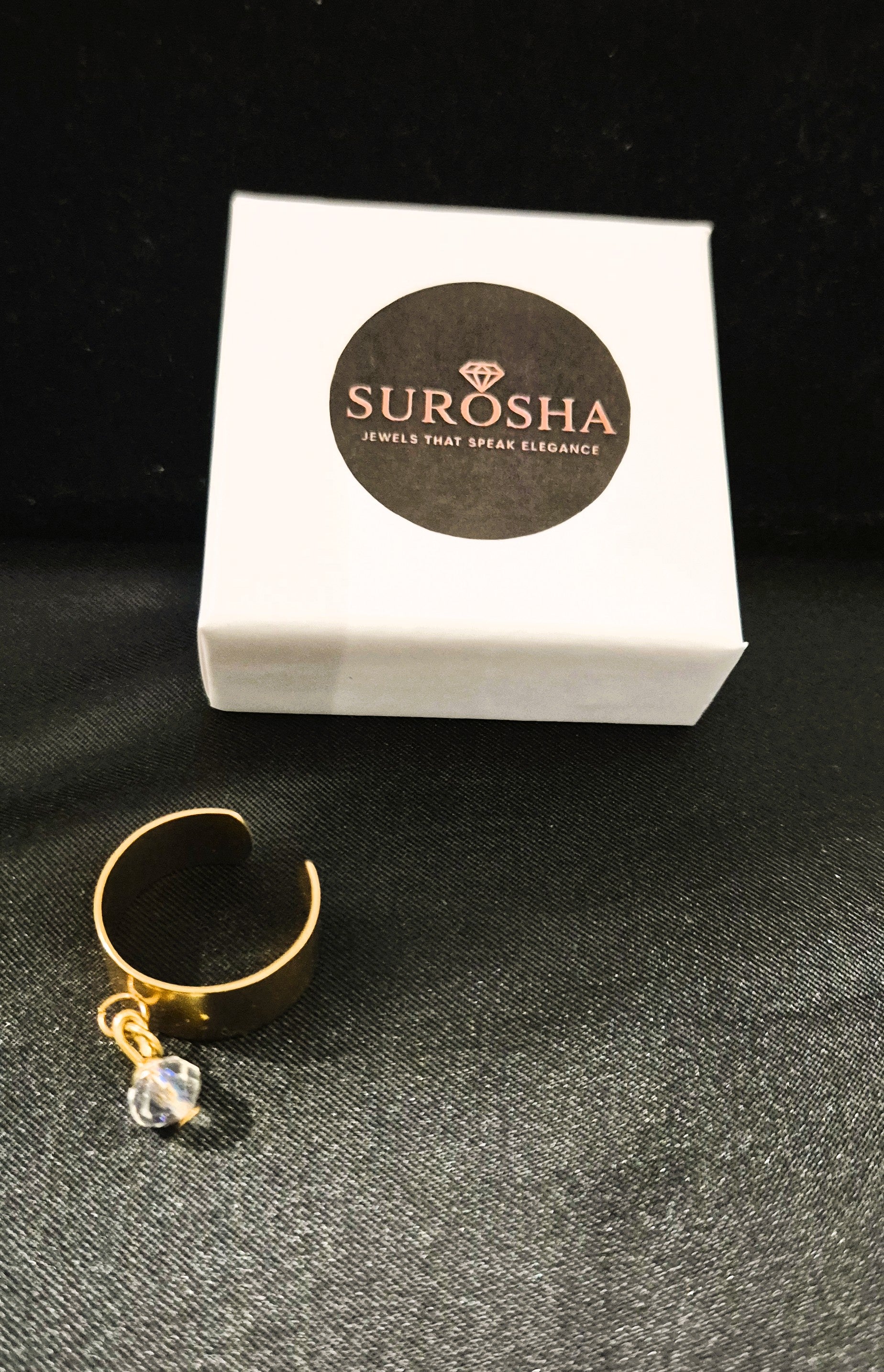 SuRosha handgemaakte RVS ring met transparante Ogri Ai kraal