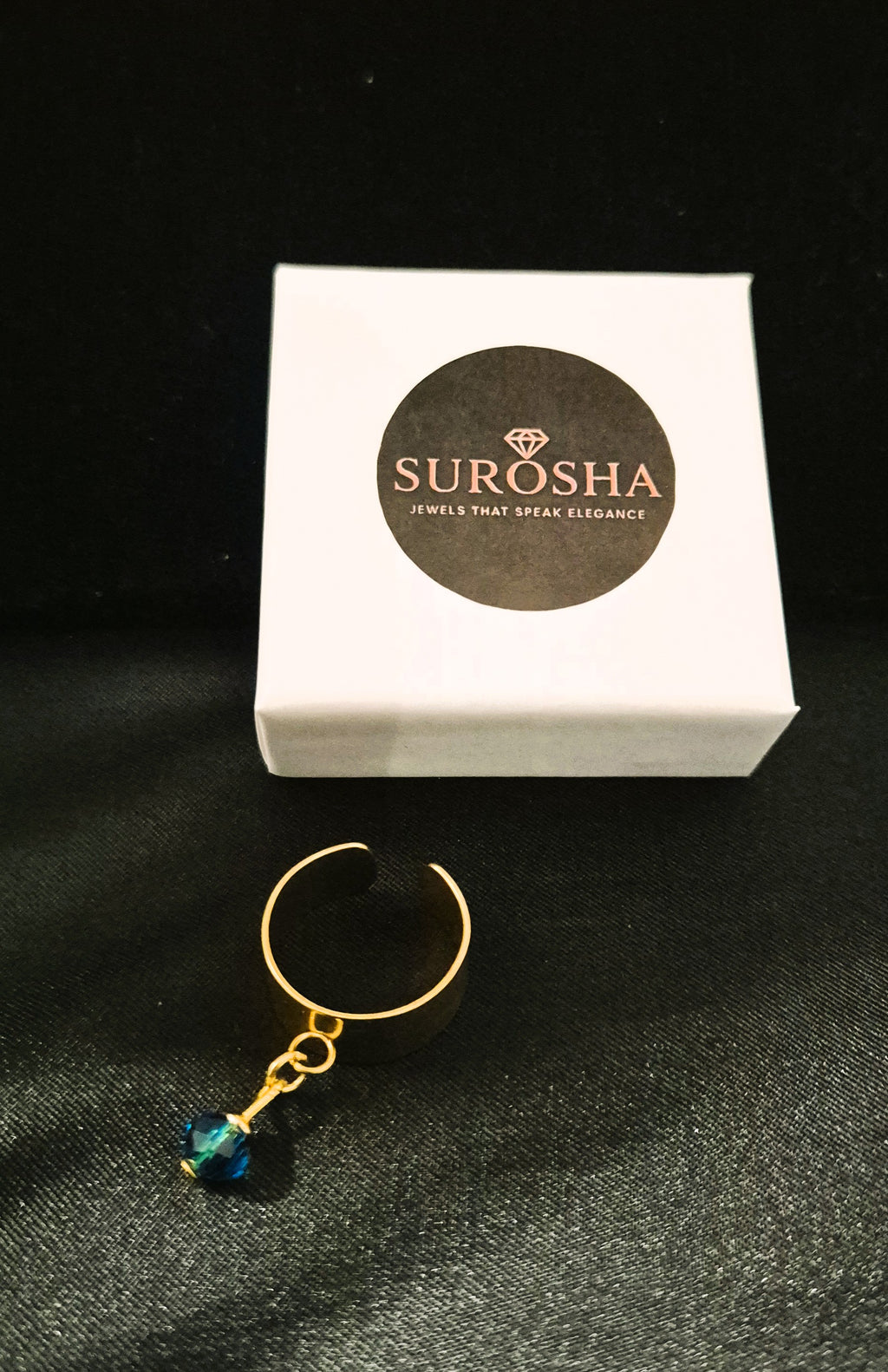 SuRosha handgemaakte RVS ring met blauw-groene (turquoise) Ogri Ai kraal