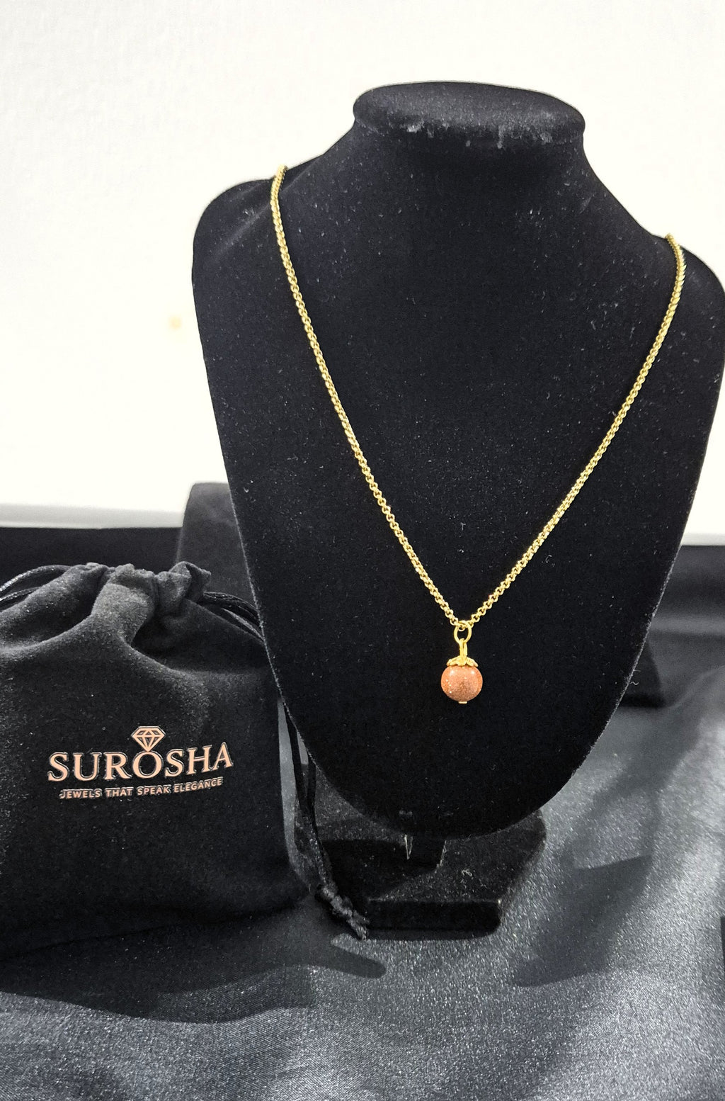 SuRosha ketting met zandsteen hanger