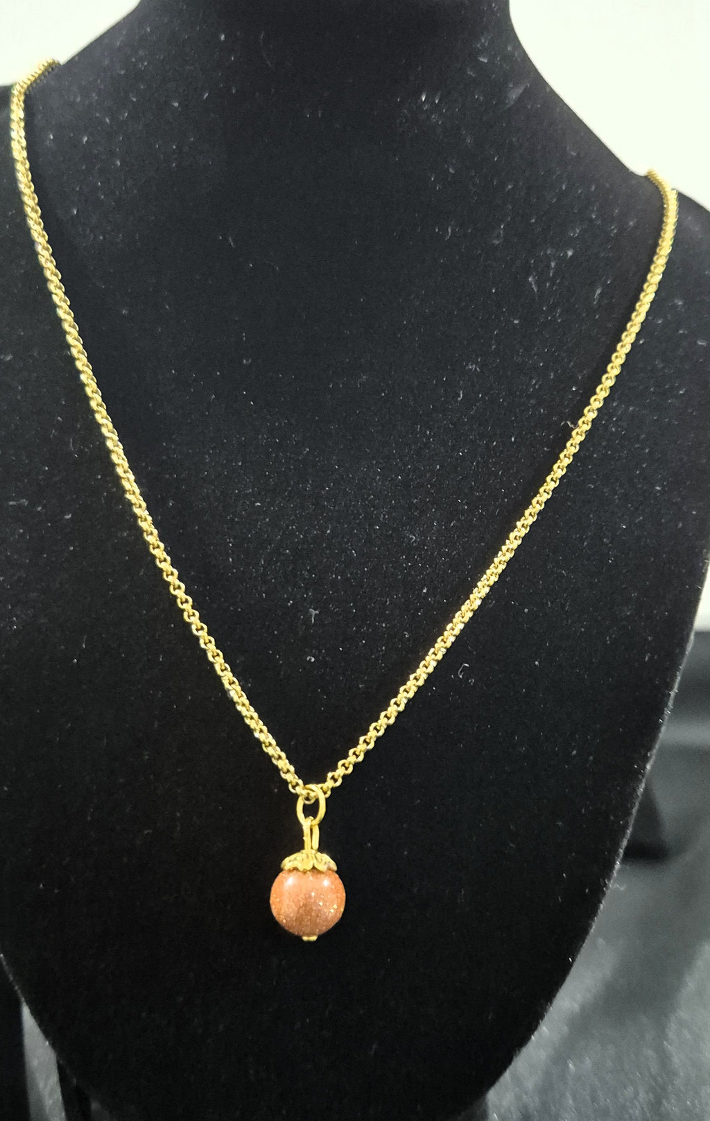 SuRosha ketting met zandsteen hanger