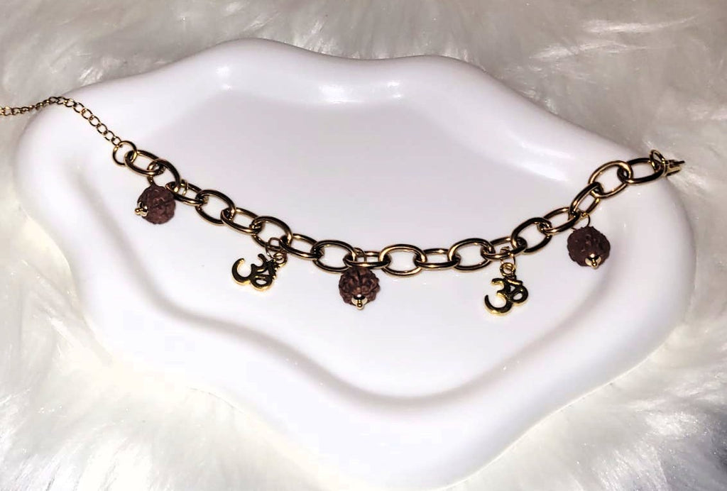 SuRosha “Divine Strength” – Dikke Armband met Rudraksha Kralen 8 mm en Ohm Hangers – Stainless Steel