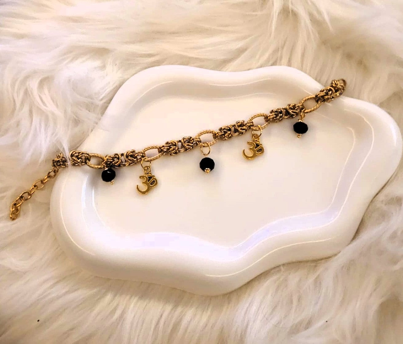 SoRosha Nyara Armband – Zwarte Ogri AI & Ohm Bedels