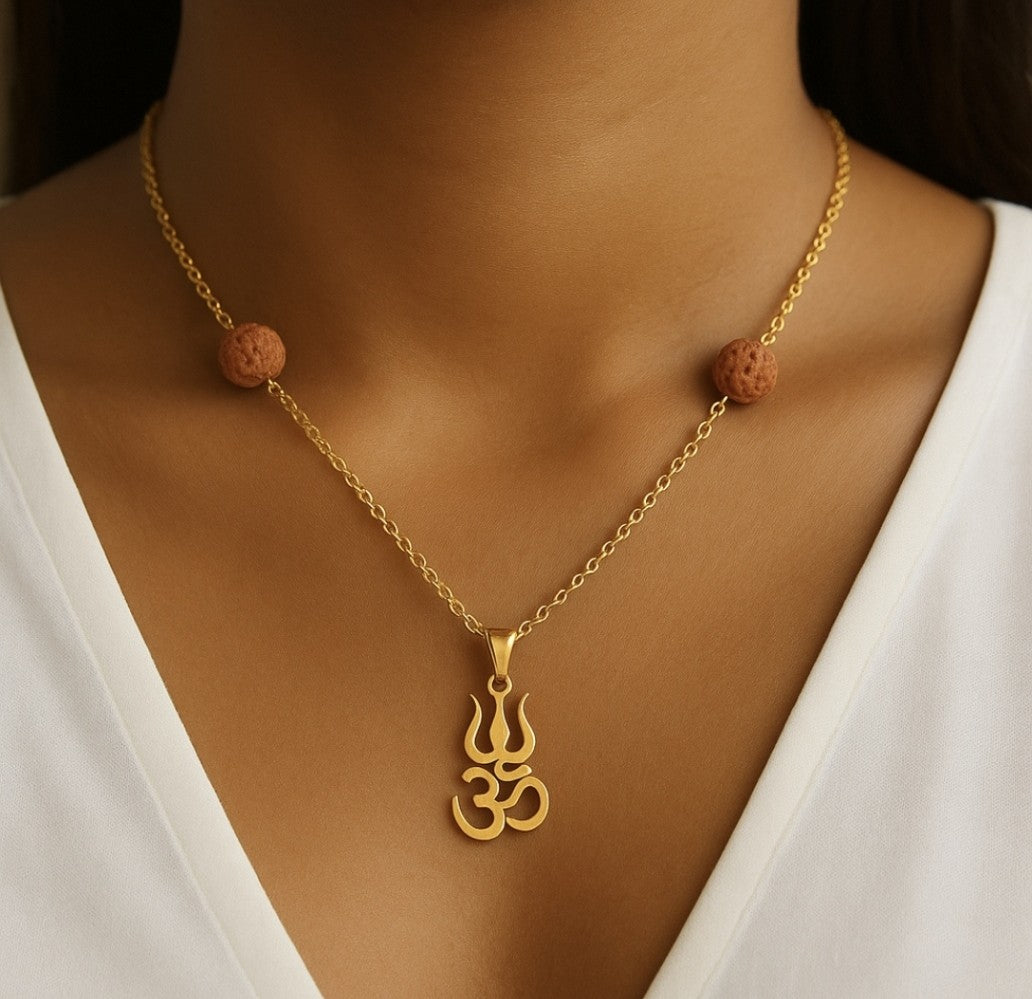 SuRosha Gouden RVS Ketting met Rudraksha Kralen en OHM Trishul Hanger