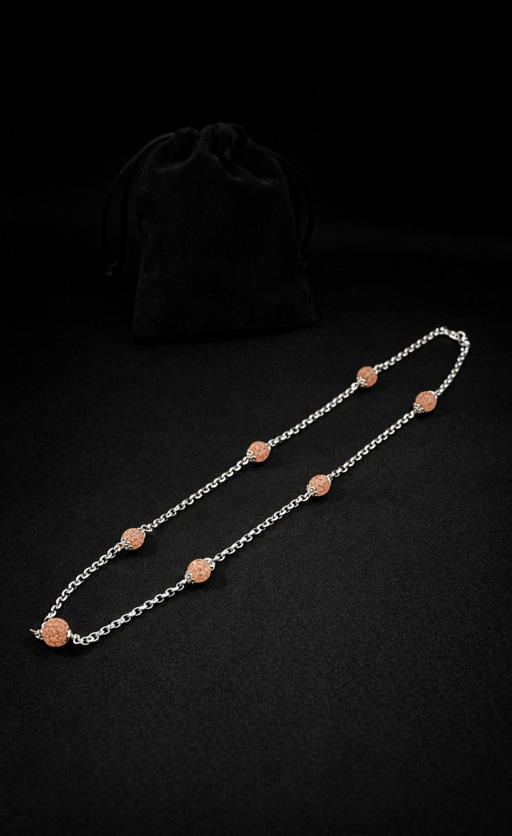 SuRosha Zilverkleurige RVS Ketting met Rudraksha Kralen