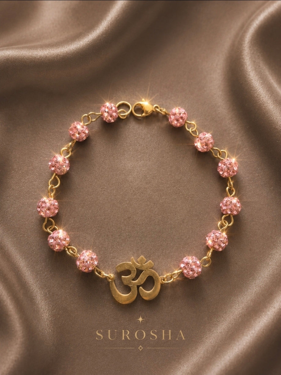 SuRosha OHM Armband met Lichtroze Shamballa Kralen