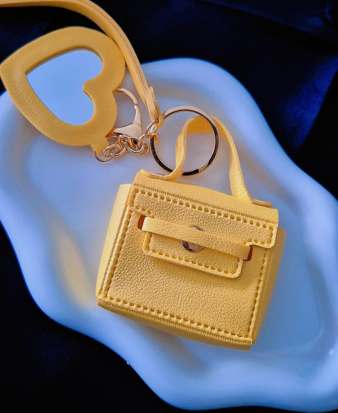 SuRosha Mini Handbag Sleutelhanger – Zonnig Geel Luxe Design