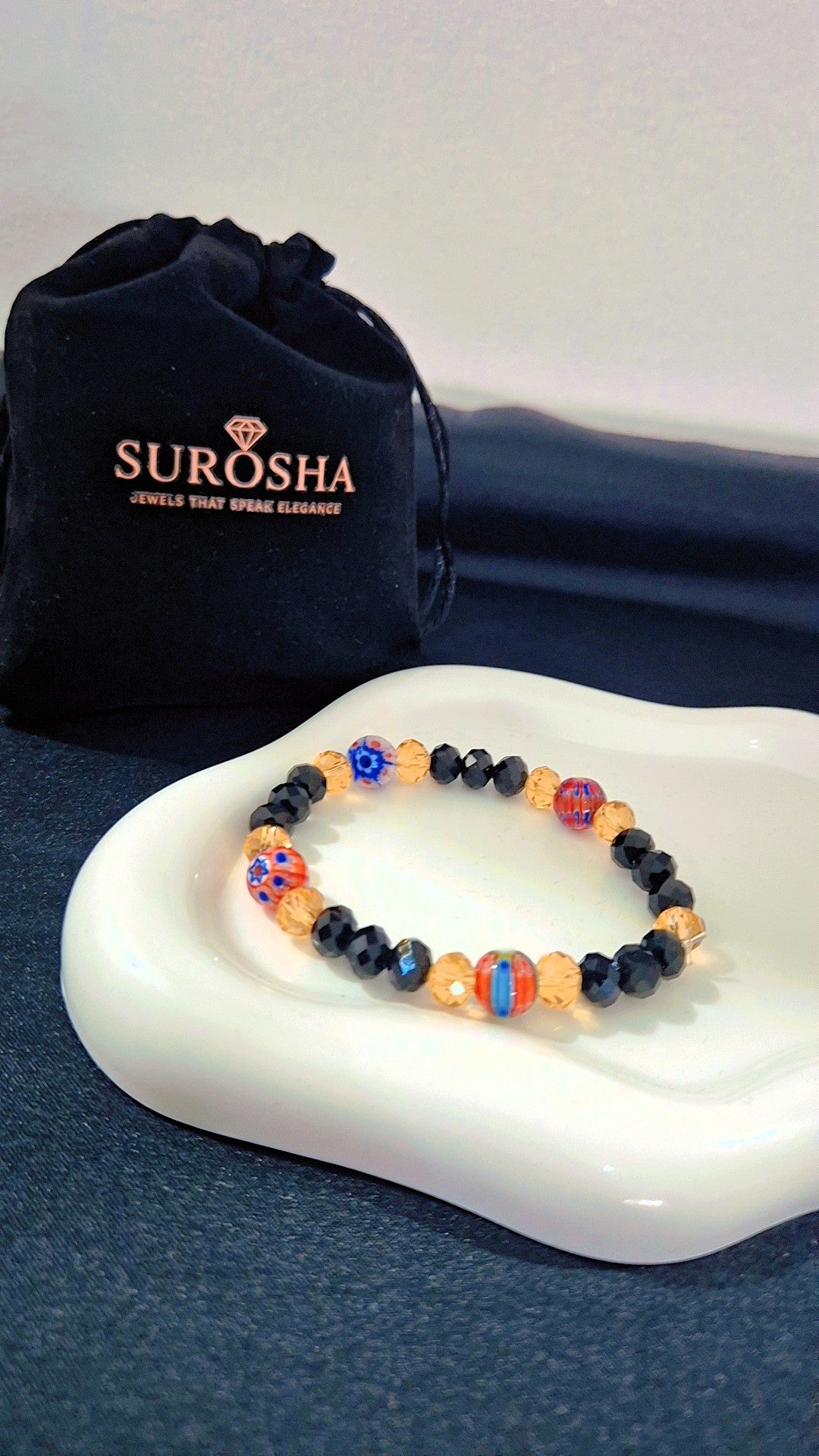 SuRosha armband met Ogri Ai kralen en Alakondre kralen