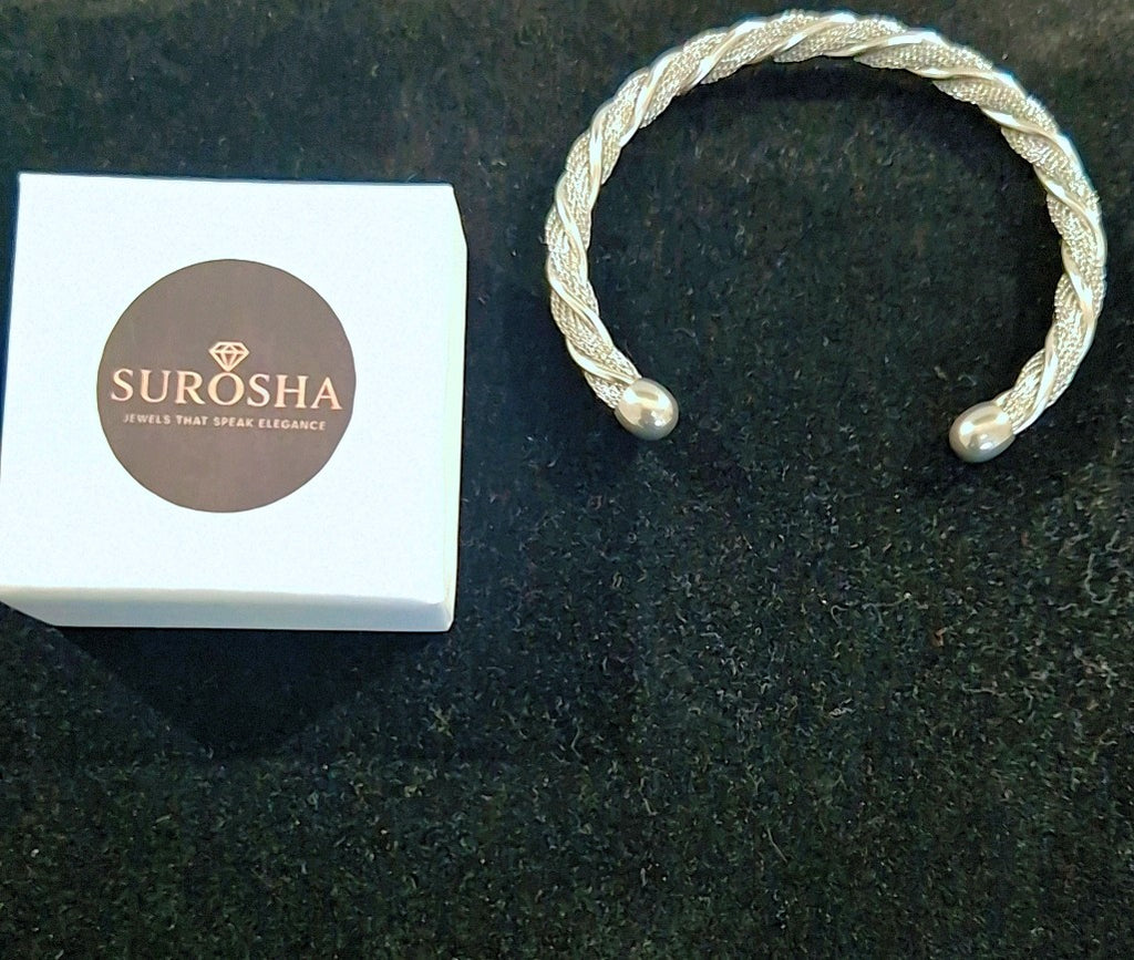 SuRosha zilverkleurige boei armband met gedraaid design