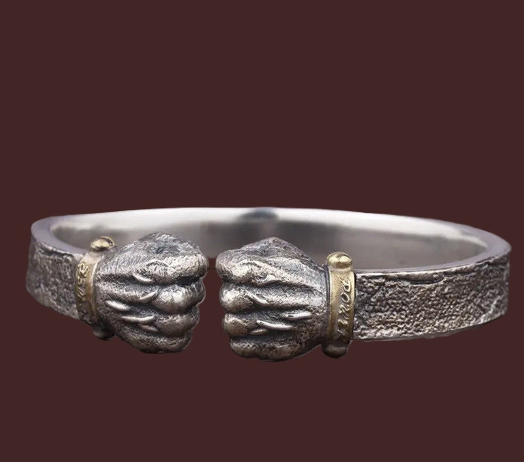 Stoere Zilveren Herenarmband met Vuistontwerp – Vintage Look