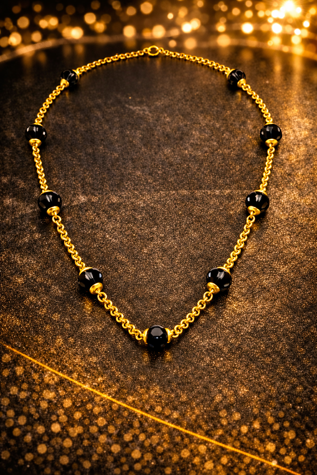 SuRosha Noir Elegance Necklace – goudkleurige ketting met zwarte Ogri Ai kralen