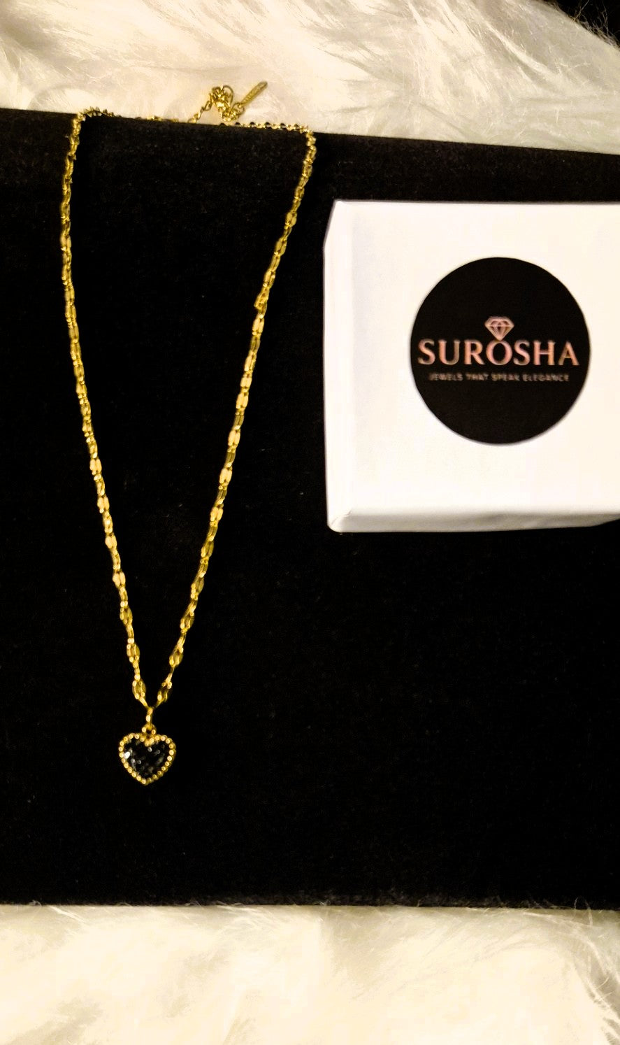 Amoura Luxe Ketting met Dubbelzijdig Hart zwart en wit