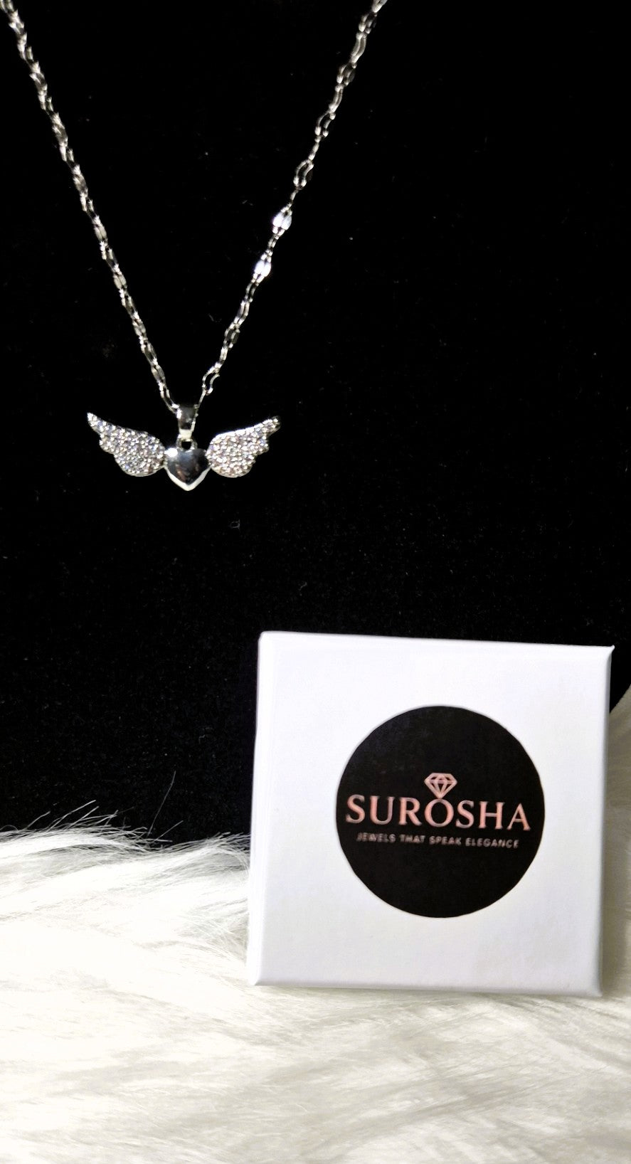 Goudkleurige Hart met Vleugels Ketting – Pavé Kristallen