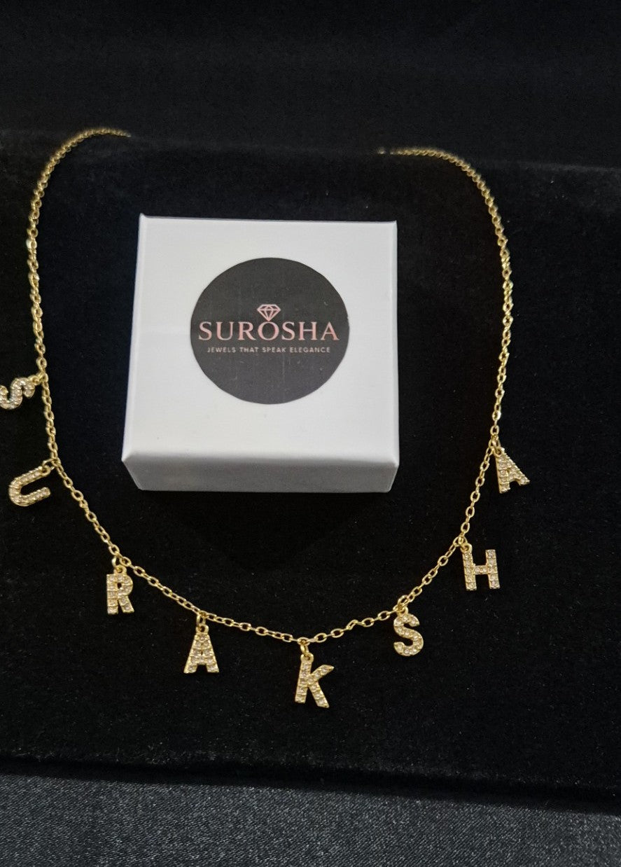 SuRosha Gepersonaliseerde Initialen Ketting – Stralende Letters (Goud/Zilver)