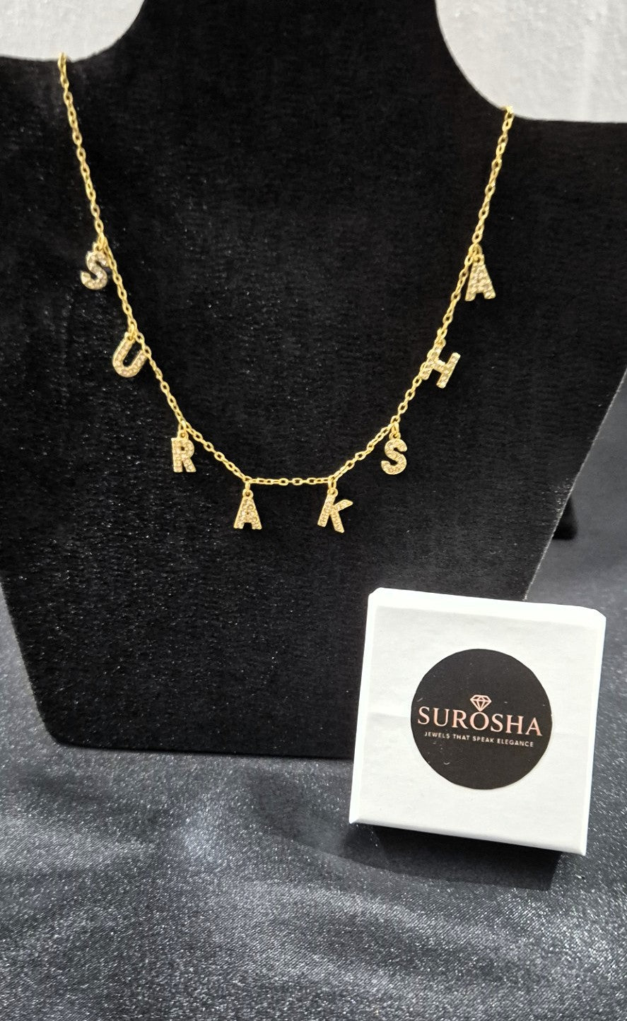 SuRosha Gepersonaliseerde Initialen Ketting – Stralende Letters (Goud/Zilver)