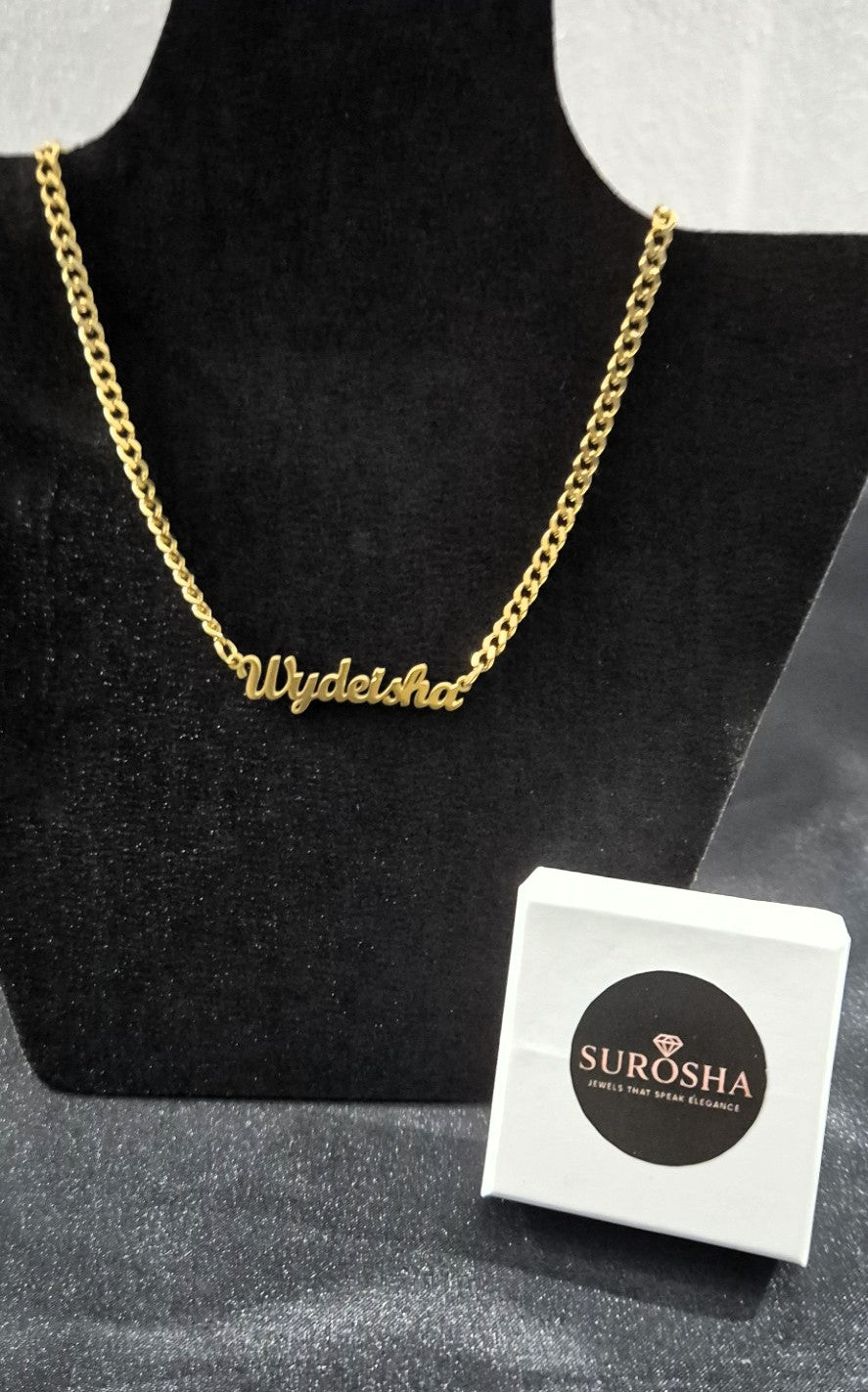 SuRosha Gepersonaliseerde Naamketting – Klassiek Letterontwerp (Goud/Zilver)